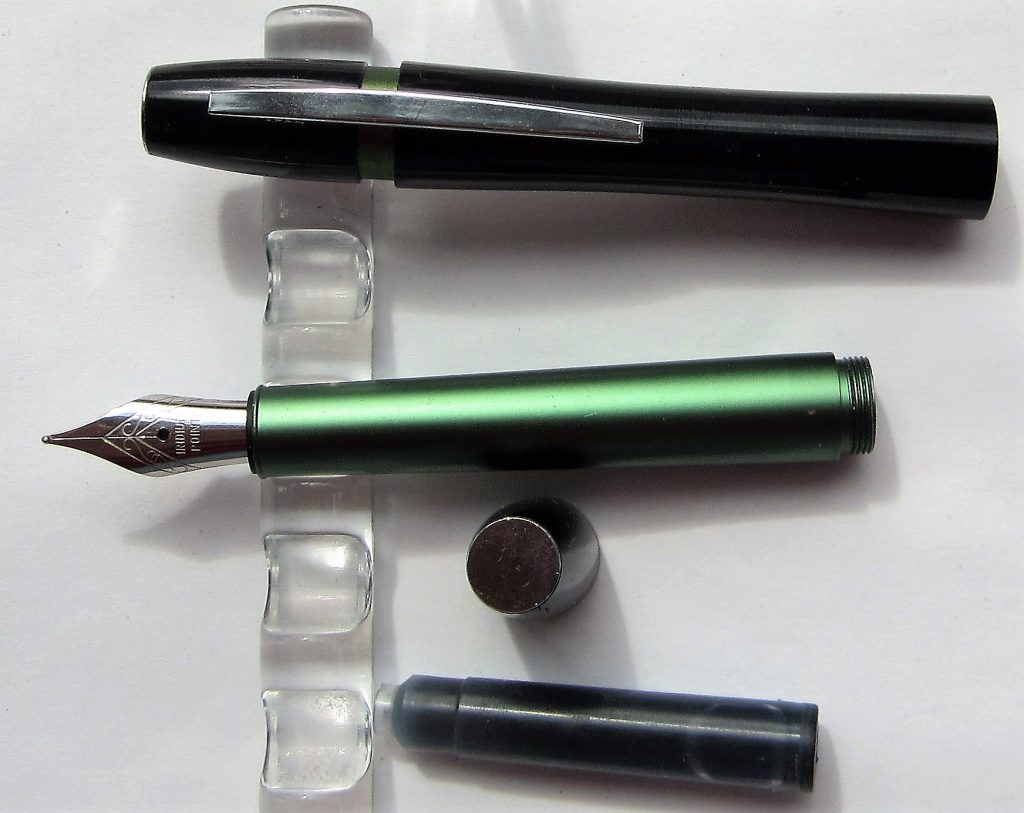 Ohto Rook fountain pen, disassembled to show the parts